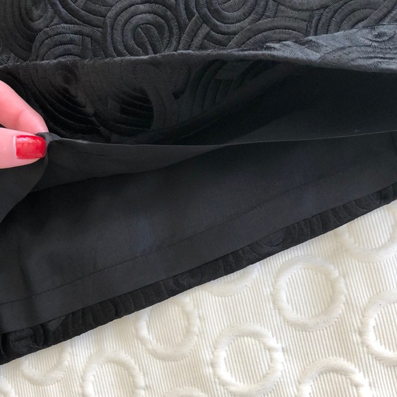 Chic Black Pencil Skirt - Picture 7 of 8